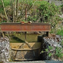 Promenade commentée le long du canal