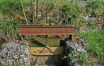 Promenade commentée le long du canal
