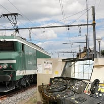 Visite de la cabine de conduite de la locomotive CC 6558